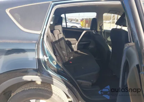 2018 Toyota Rav4 Le z USA, uszkodzony, nr VIN JTMBFREV8JJ258472